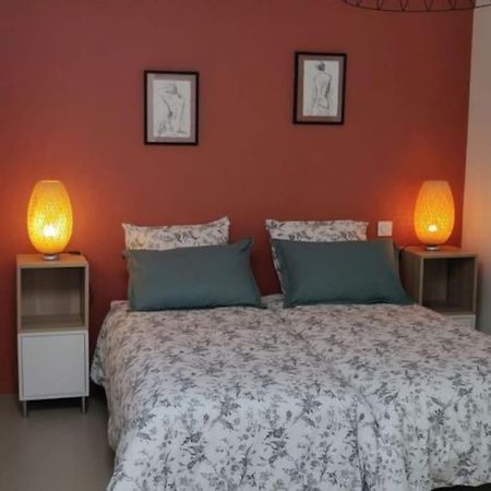Gite A Saint-Sauveur Экстерьер фото